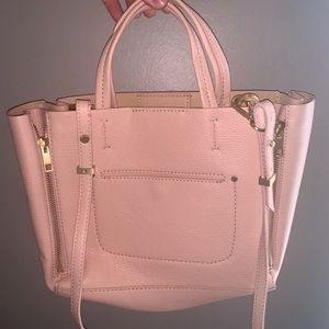 Adorable ballet pink Ann Taylor purse! 🩰